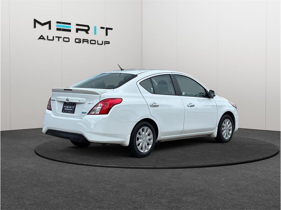 Used 2016 Nissan Versa SV FWD image 9