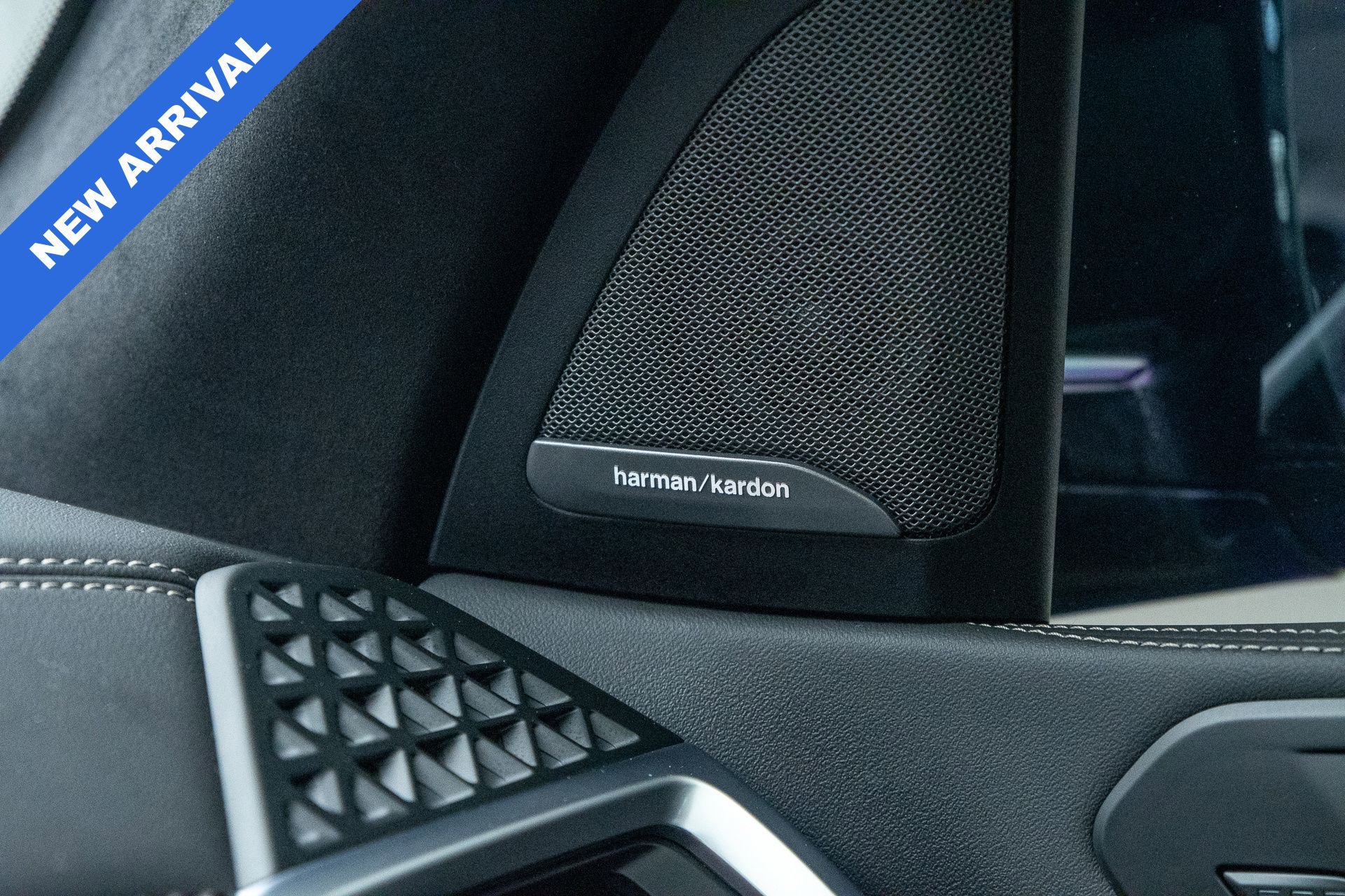 Used 2025 BMW X7 M60i w/ Executive Package image 34