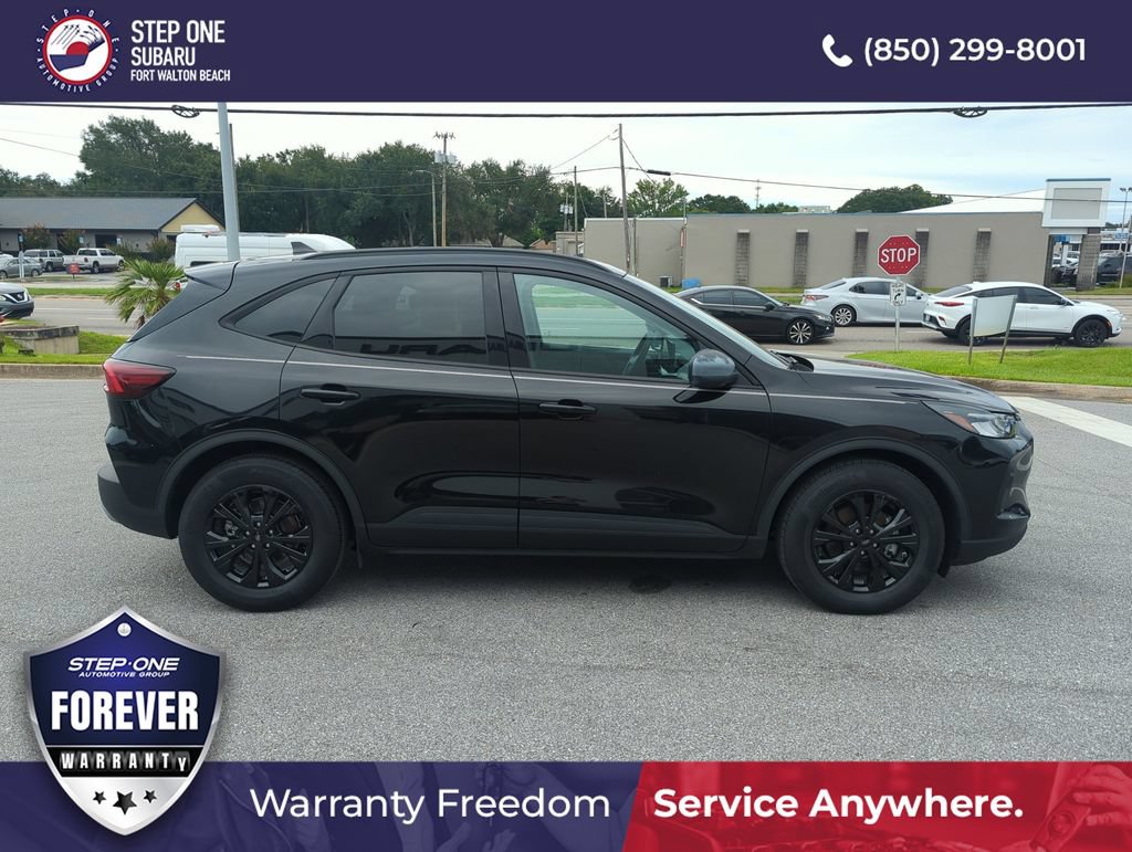 Used 2025 Ford Escape Active w/ Tech Pack #1 FWD image 8