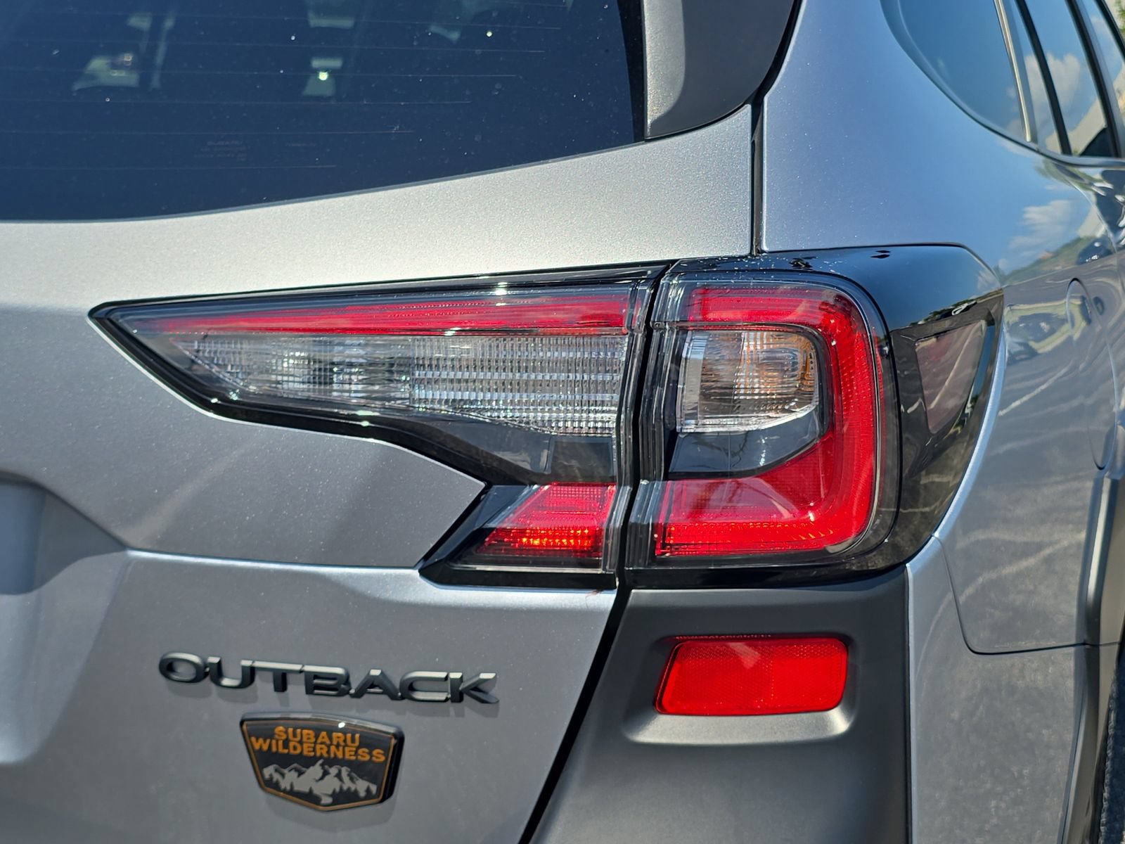 Used 2025 Subaru Outback Wilderness w/ Wilderness Package AWD/4WD image 8
