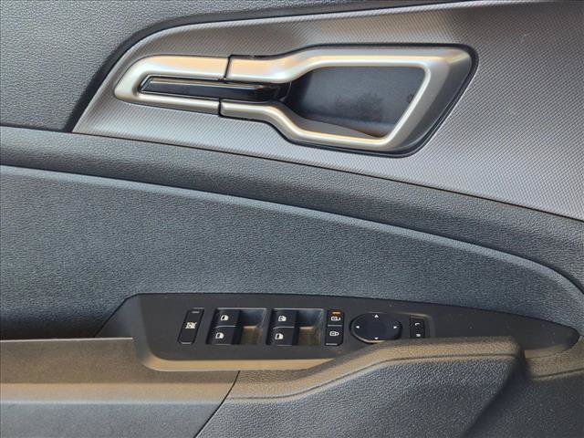 Used 2026 Kia Sportage LX FWD image 11