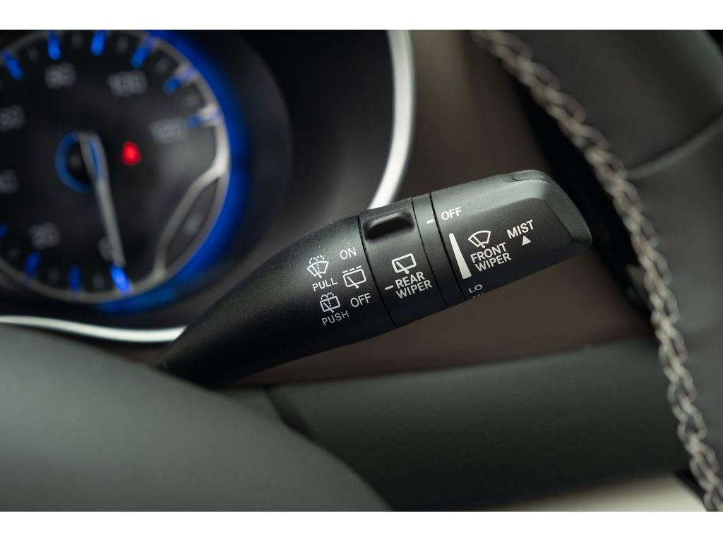 Used 2023 Chrysler Voyager LX image 21