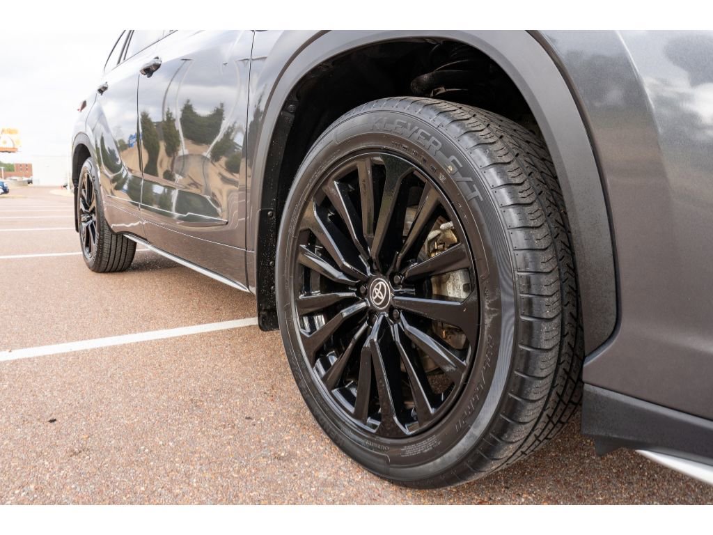 Used 2023 Toyota Highlander XSE image 9