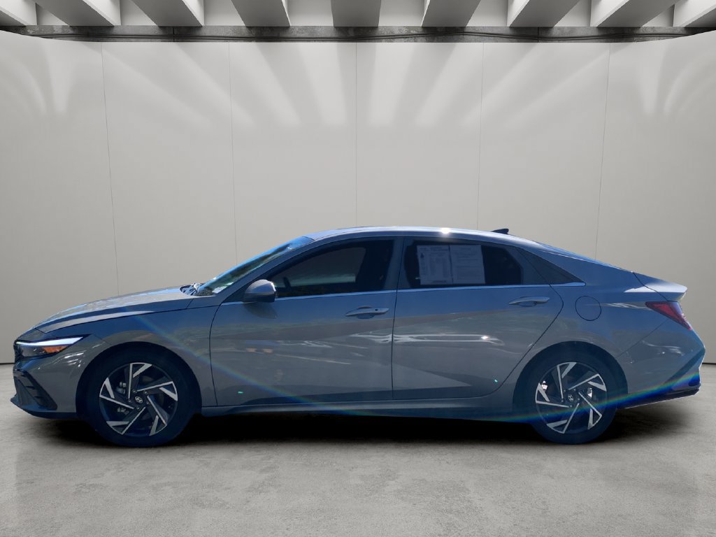 Certified 2024 Hyundai Elantra SEL w/ Convenience Package FWD image 2