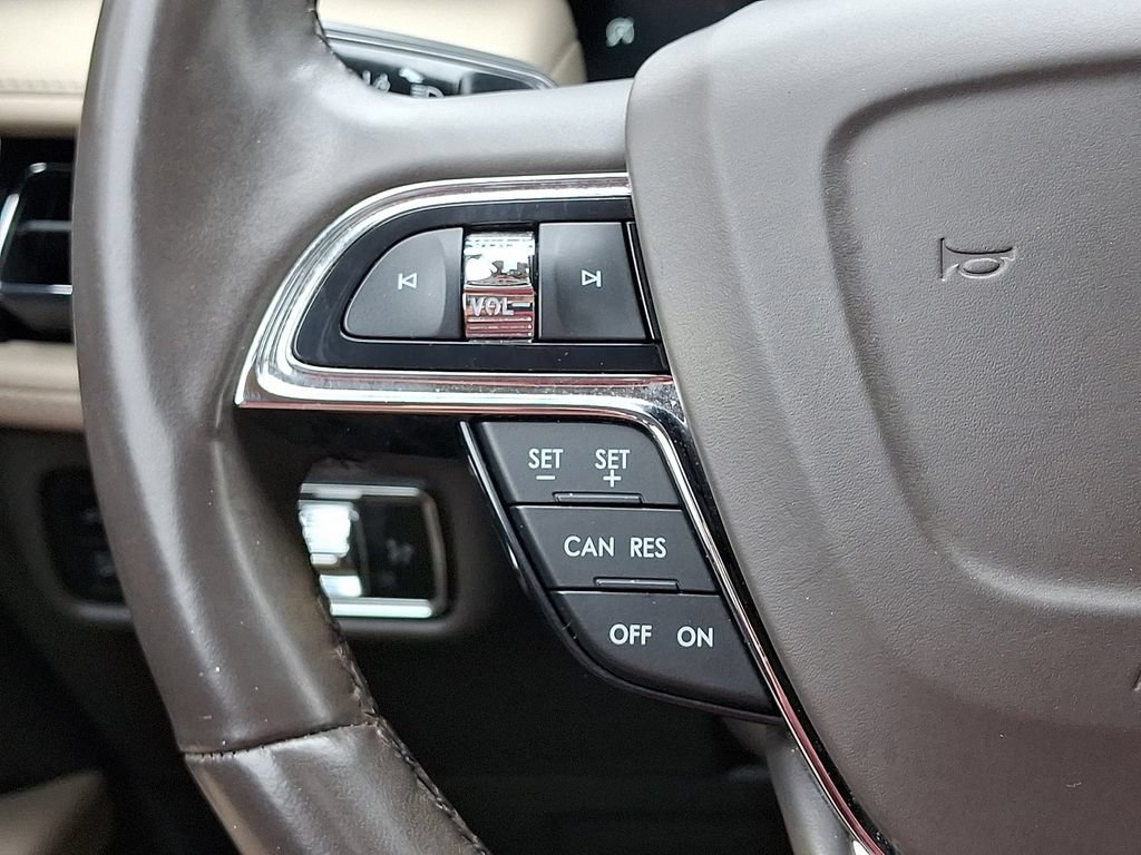 Used 2023 Lincoln Nautilus Reserve AWD/4WD image 25