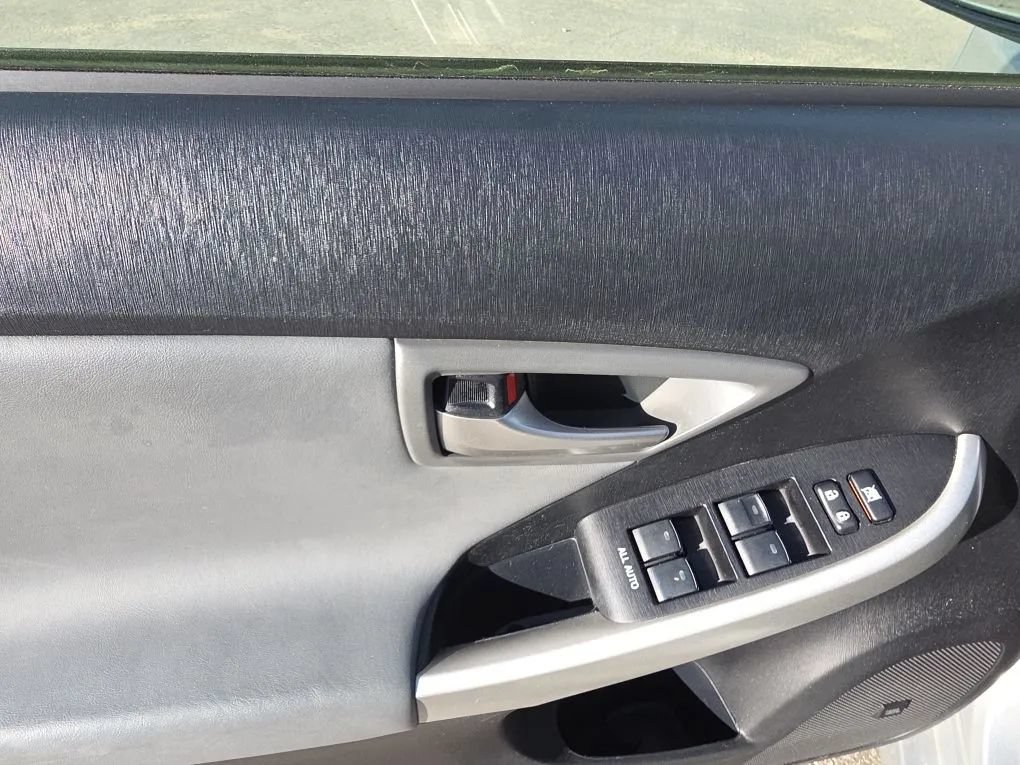 Used 2014 Toyota Prius Four w/ Solar Roof Package FWD image 36