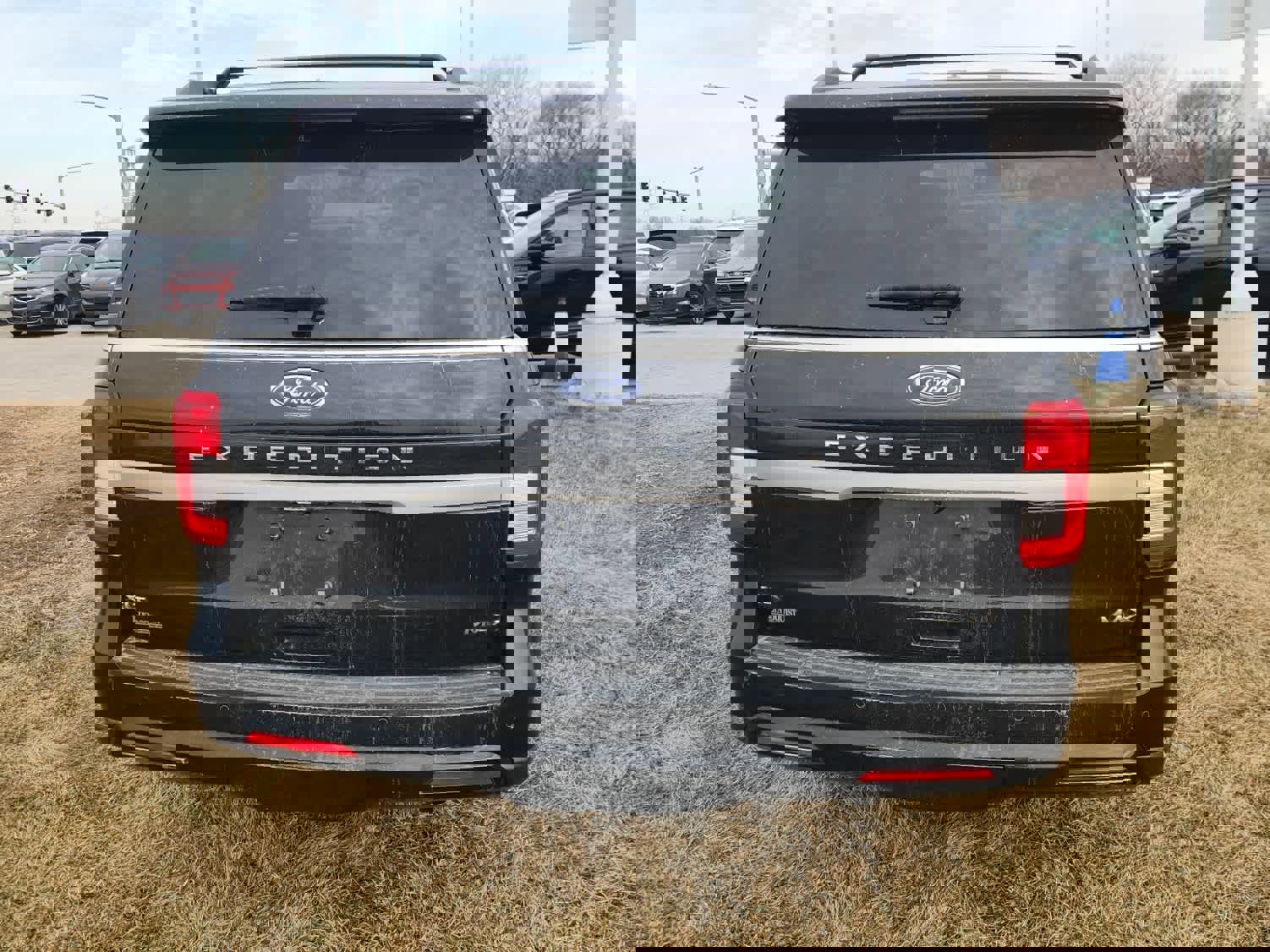 Used 2024 Ford Expedition Max XLT image 6