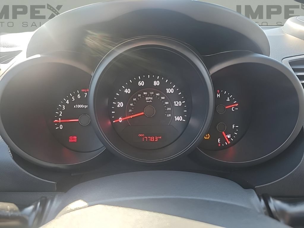 Used 2010 Kia Soul FWD image 16