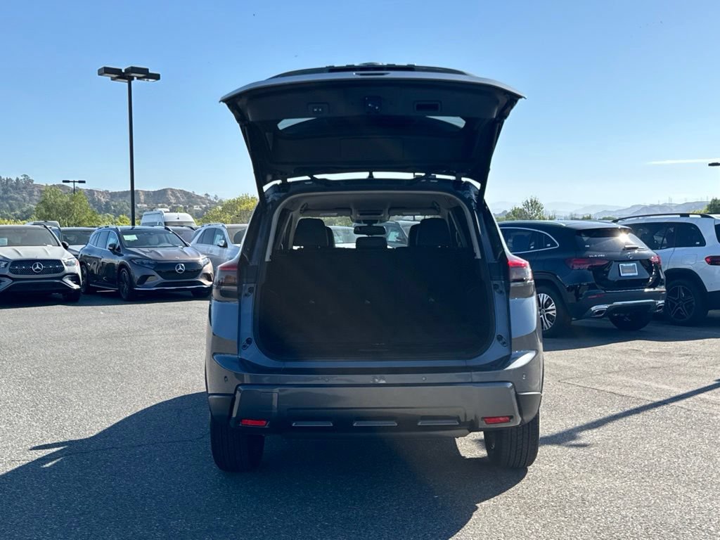 Used 2026 Nissan Rogue SL FWD image 16