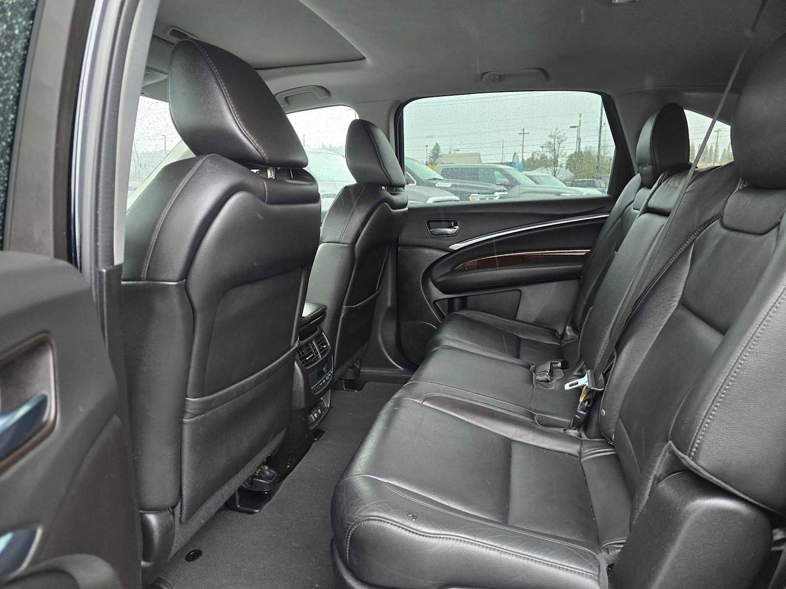 Used 2019 Acura MDX FWD image 18