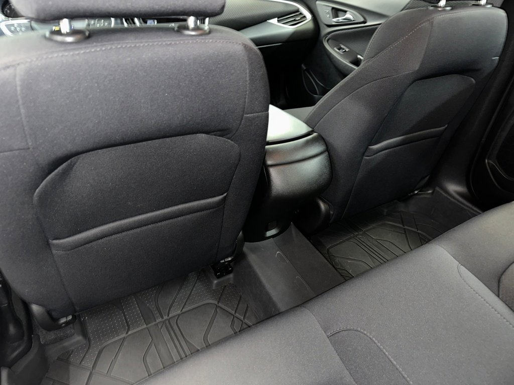 Used 2022 Chevrolet Malibu RS image 18