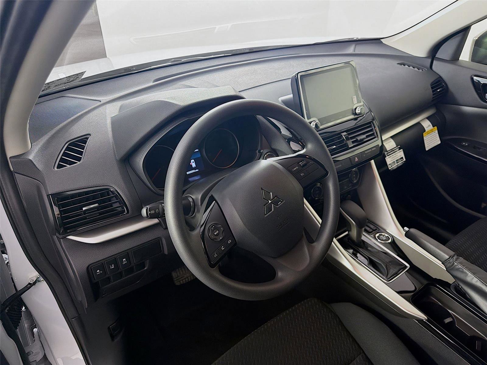 New 2026 Mitsubishi Eclipse Cross LE AWD/4WD image 9