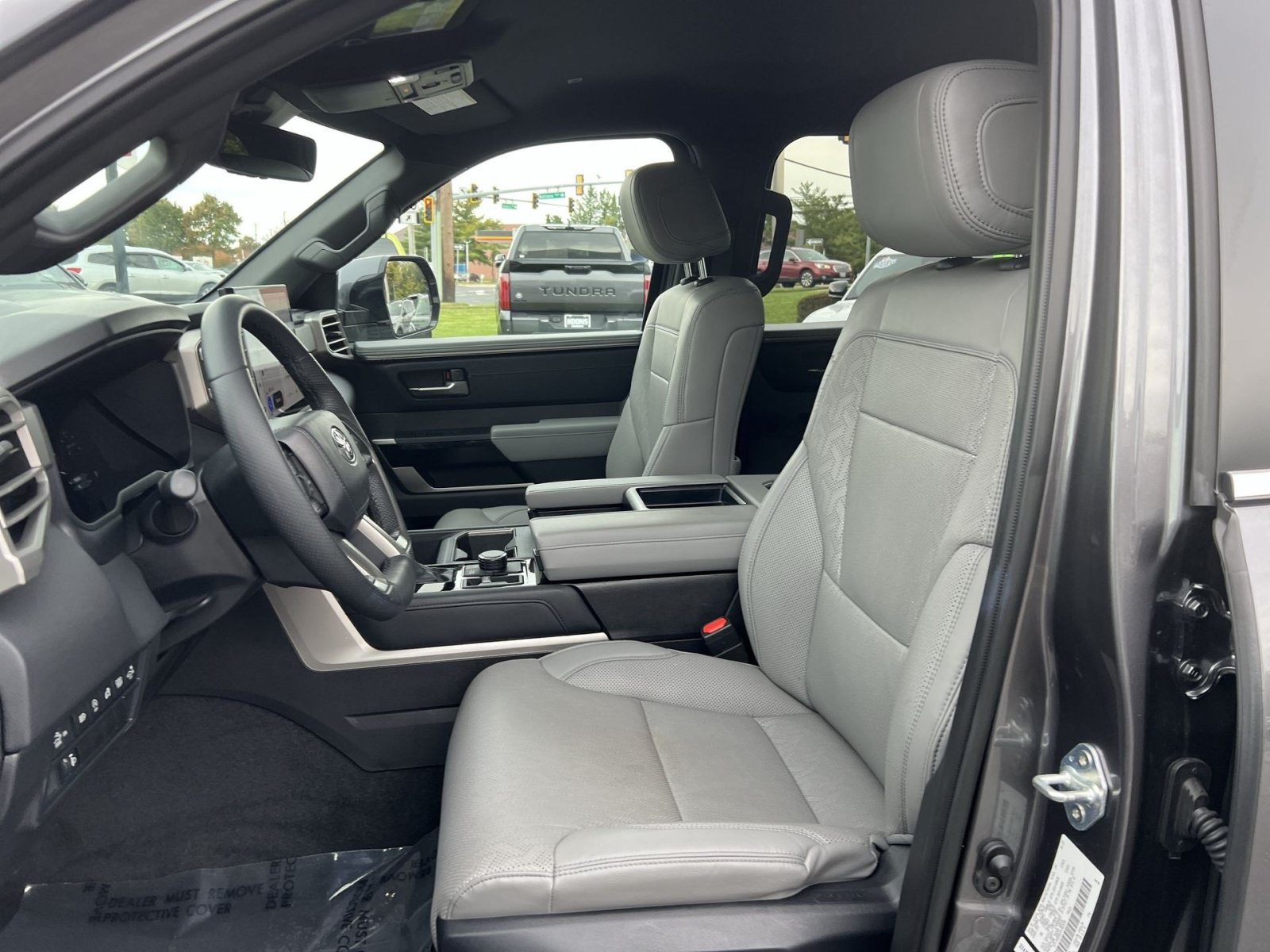 Used 2025 Toyota Tundra Limited AWD/4WD image 13