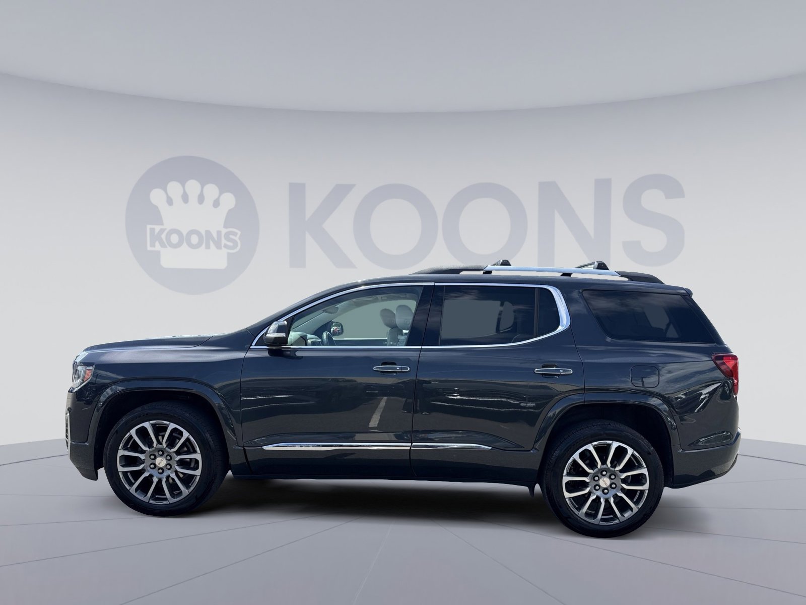Used 2021 GMC Acadia Denali w/ Denali Technology Package AWD/4WD image 2
