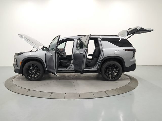 New 2026 Chevrolet Traverse RS w/ LPO, Floor Liner Package FWD image 12