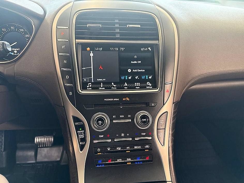 Used 2018 Lincoln MKX Reserve w/ Lincoln MKX Climate Package AWD/4WD image 10