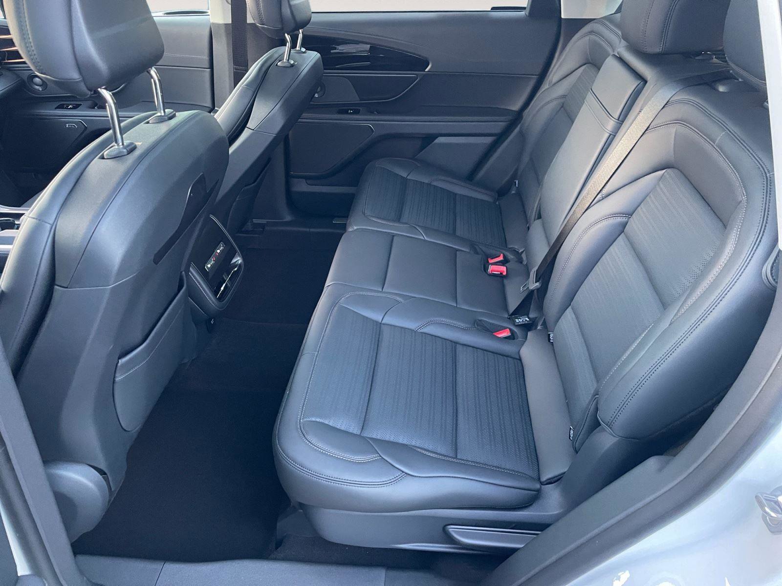 New 2026 Lincoln Nautilus Reserve AWD/4WD image 13
