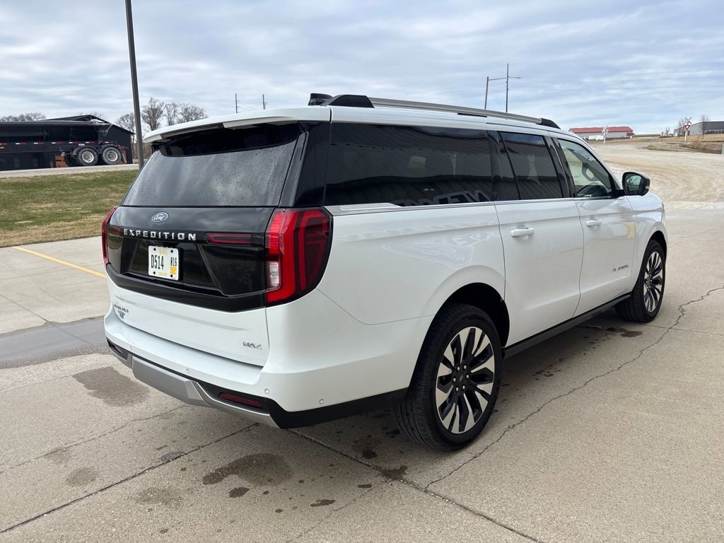 Used 2025 Ford Expedition Max Platinum w/ Driver's Package image 4