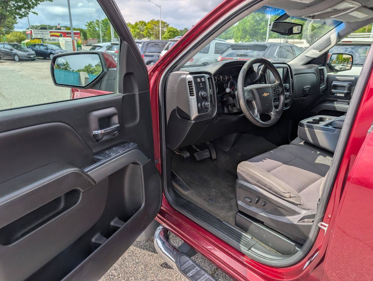Used 2017 Chevrolet Silverado 1500 LT w/ All Star Edition AWD/4WD image 12