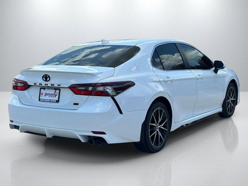 Used 2023 Toyota Camry SE FWD image 5