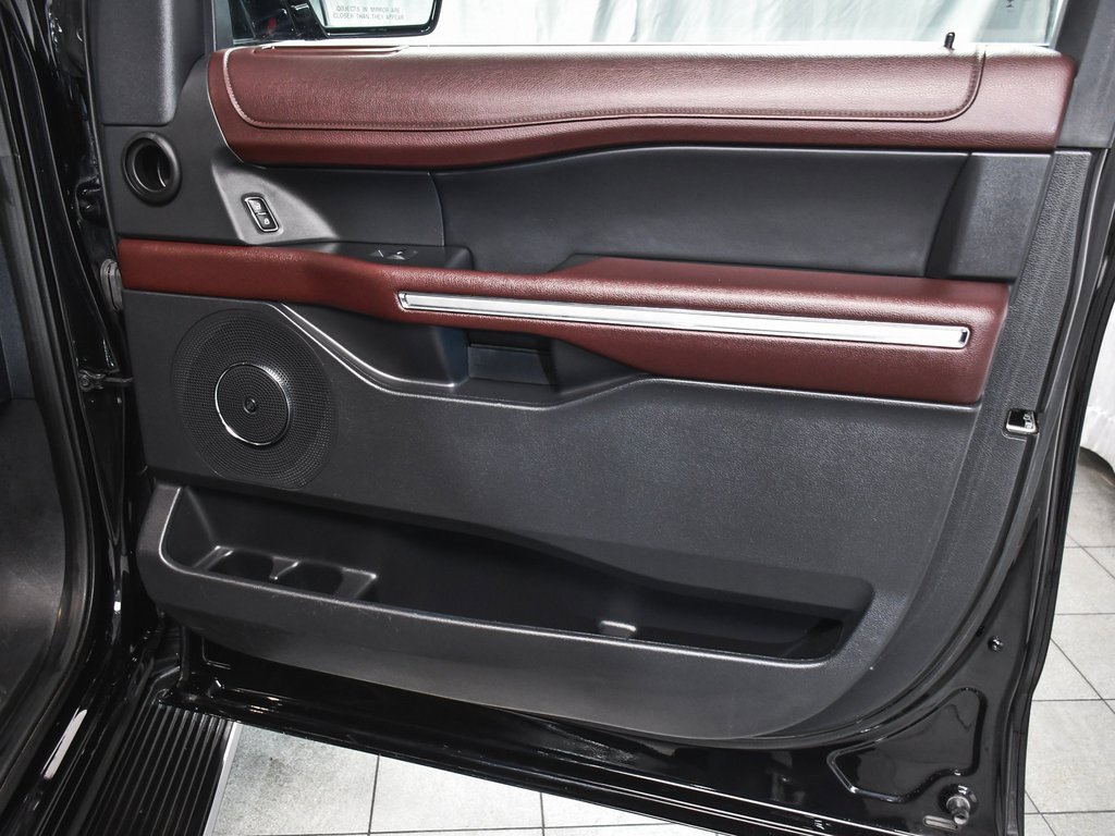 Used 2023 Ford Expedition Limited image 18