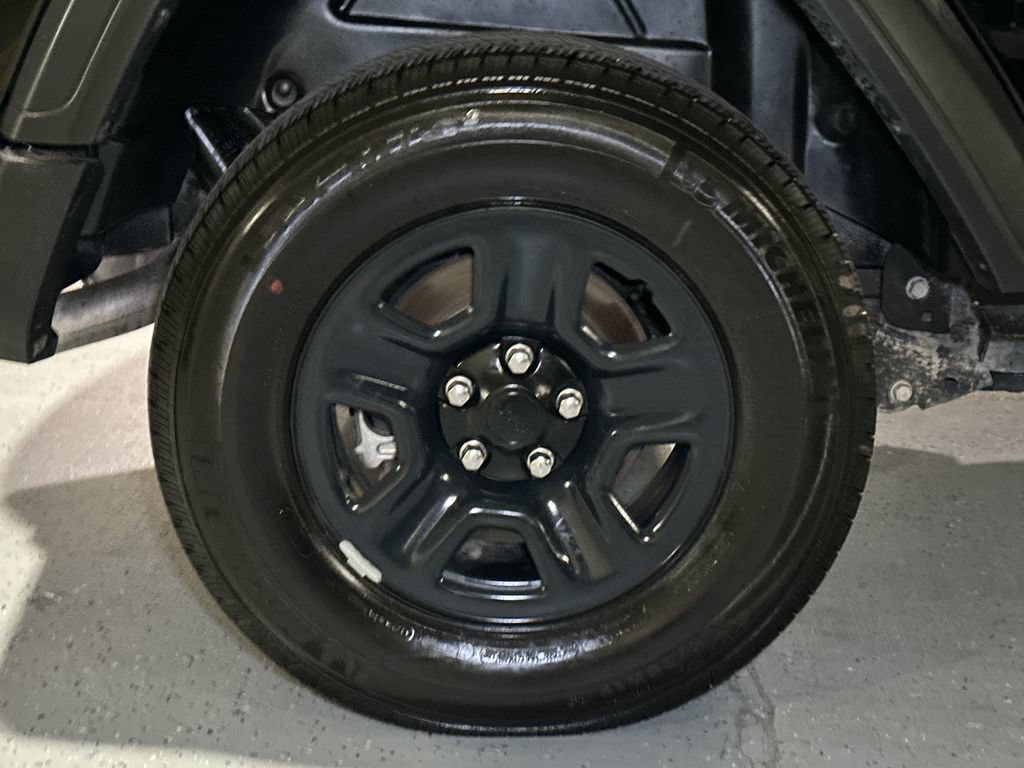 Used 2022 Jeep Wrangler Sport AWD/4WD image 6
