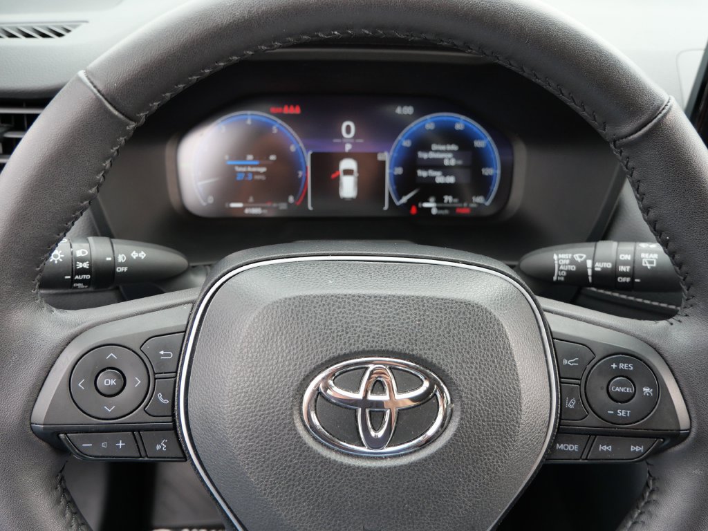 Used 2023 Toyota RAV4 Limited AWD/4WD image 27