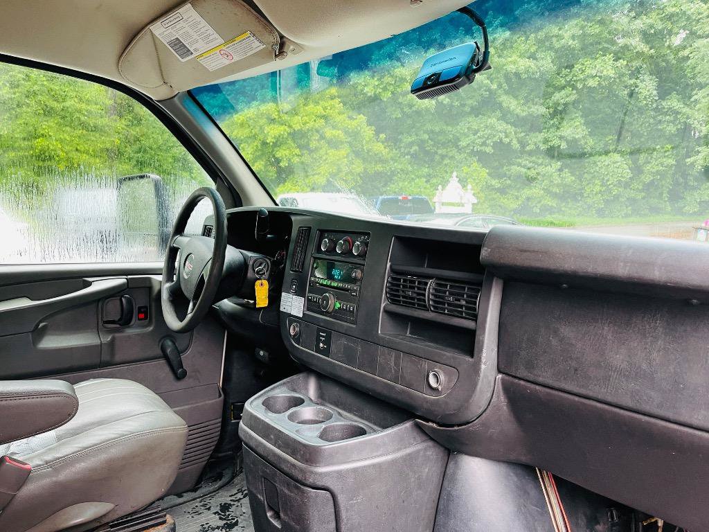 Used 2014 GMC Savana 3500 Extended RWD image 26