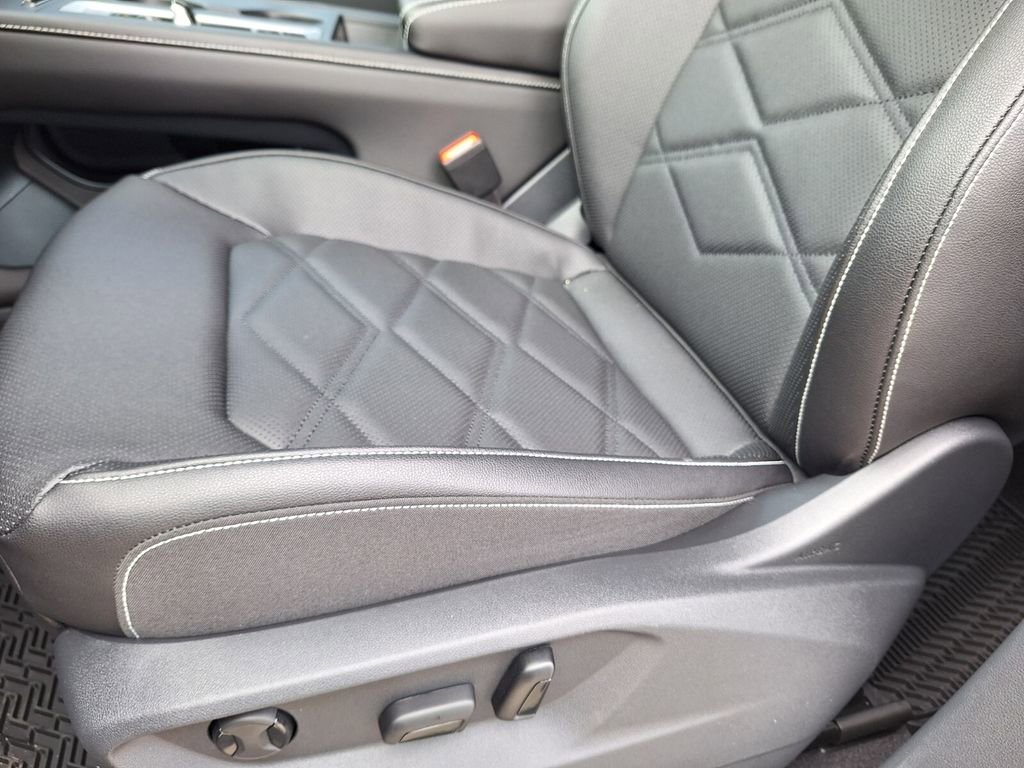 New 2026 Volkswagen Atlas SE image 10