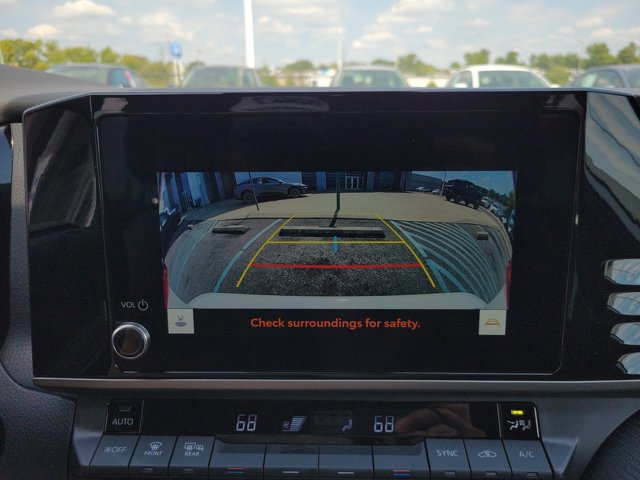 Used 2025 Toyota Camry SE image 11