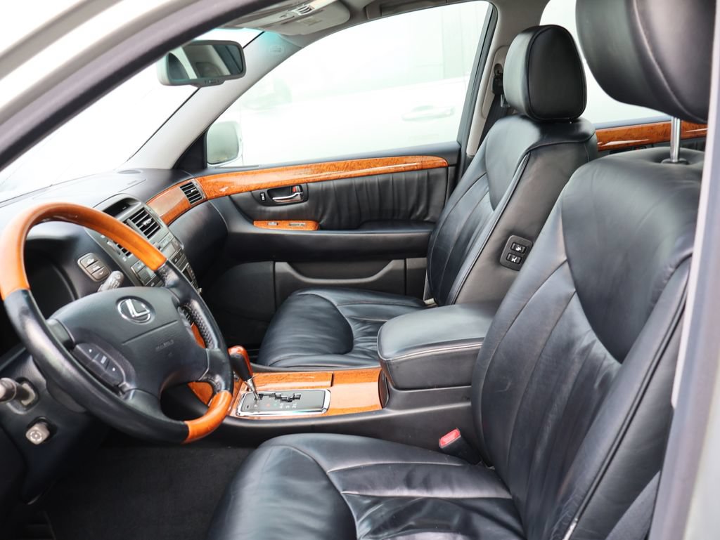 Used 2002 Lexus LS 430 RWD image 11