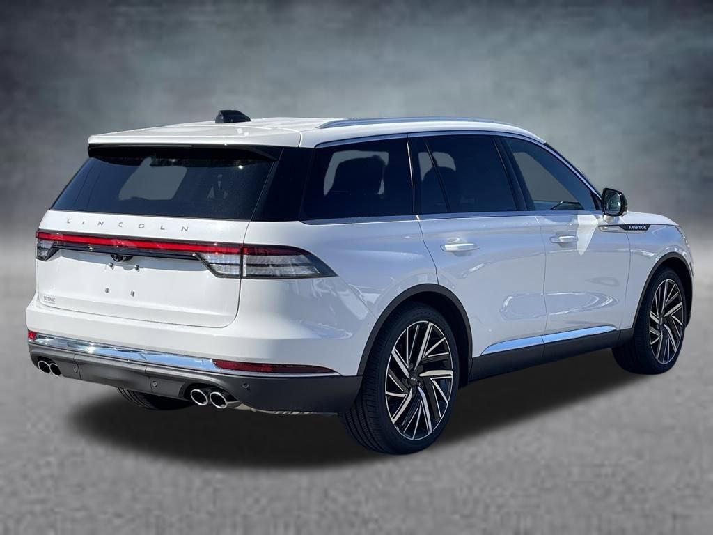New 2026 Lincoln Aviator Reserve image 3