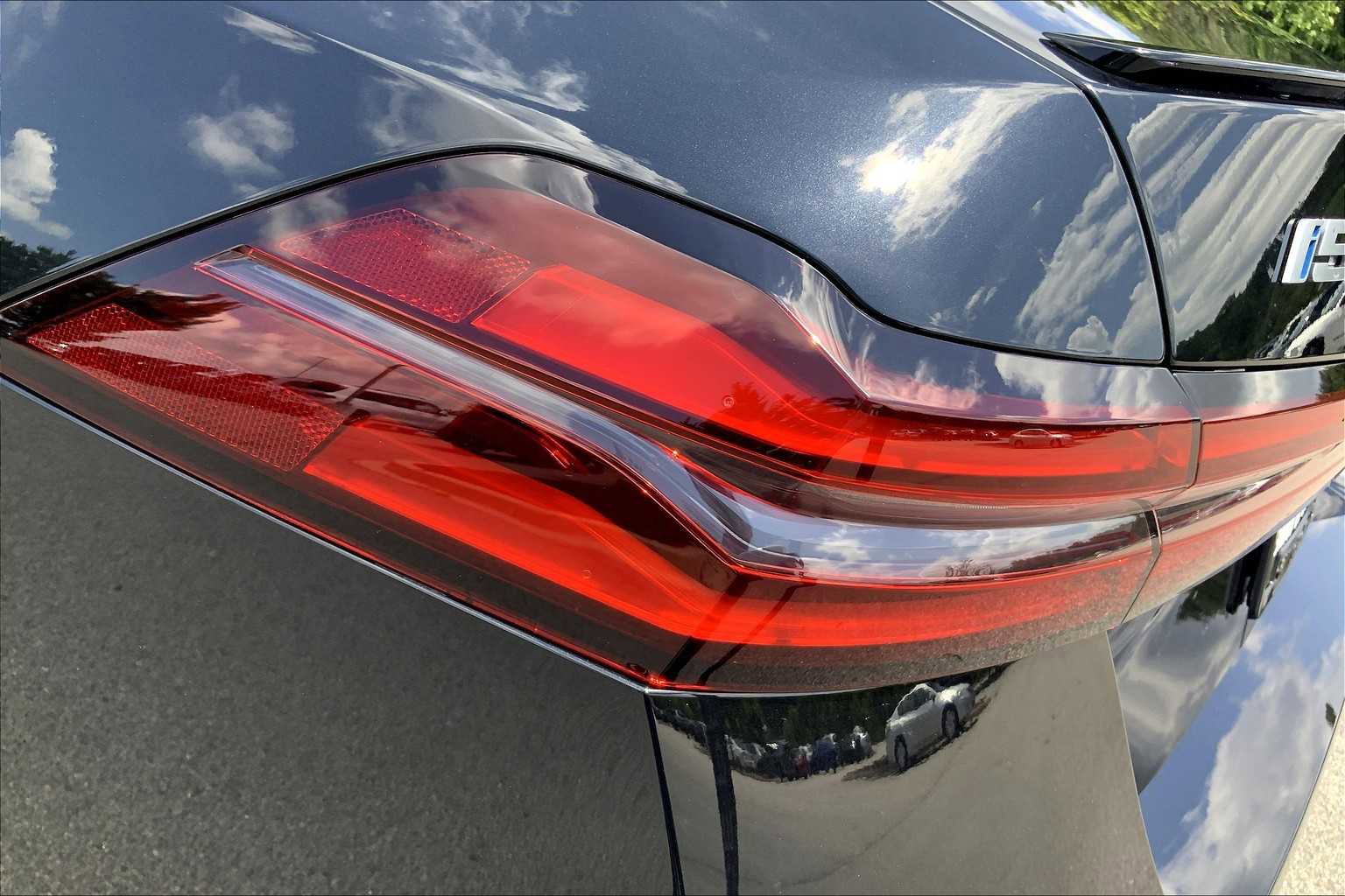 New 2026 BMW i5 eDrive40 w/ M Sport Package image 14