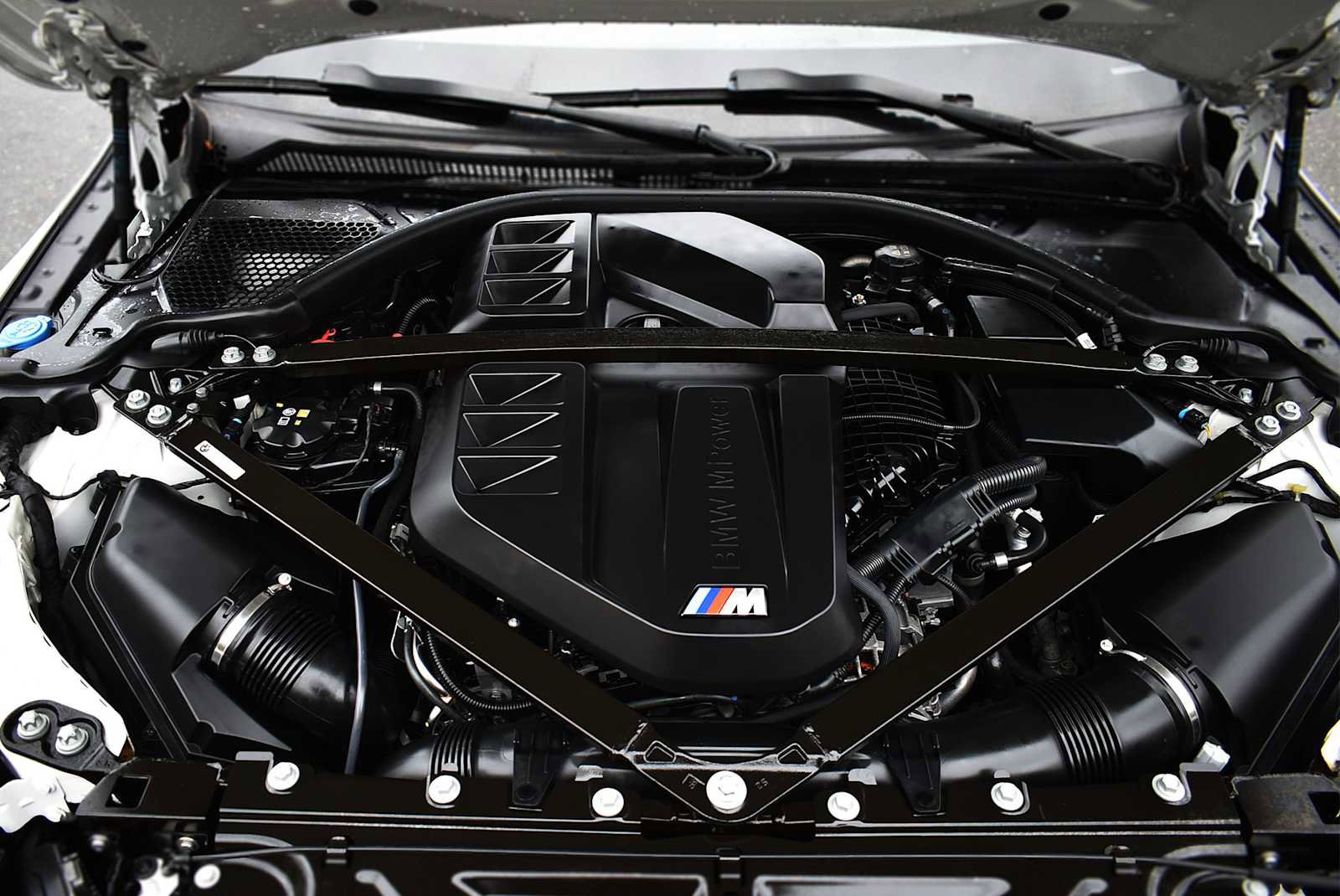 Used 2023 BMW M4 xDrive Competition w/ M Carbon Exterior Package image 41