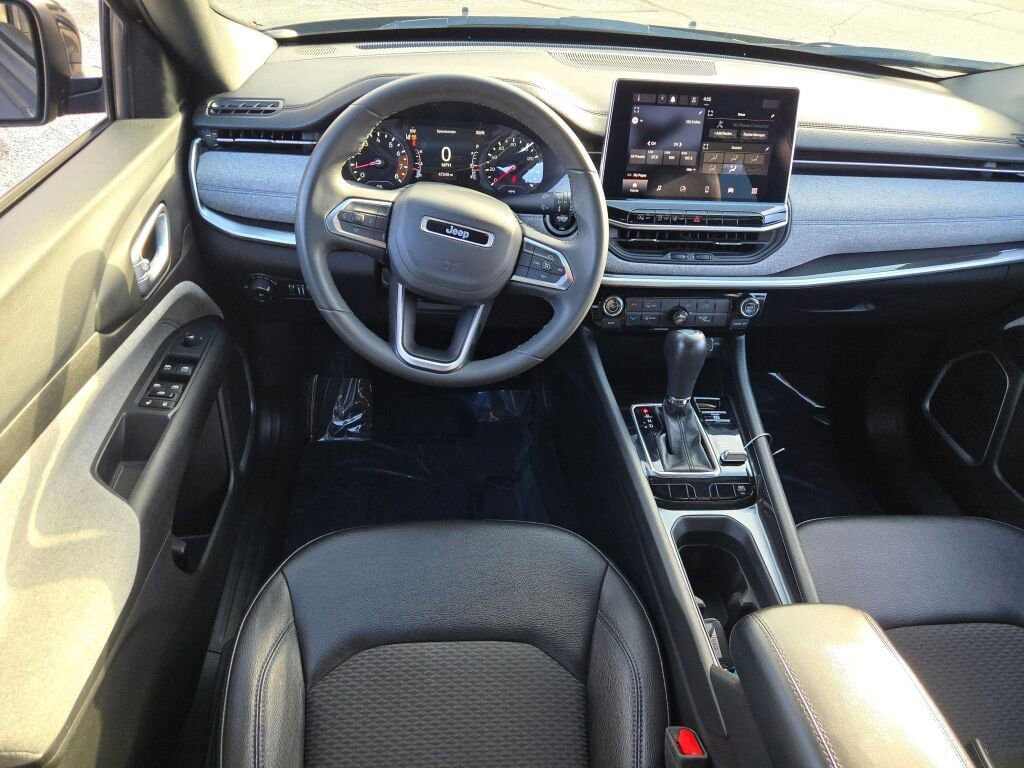 Used 2024 Jeep Compass Latitude AWD/4WD image 21