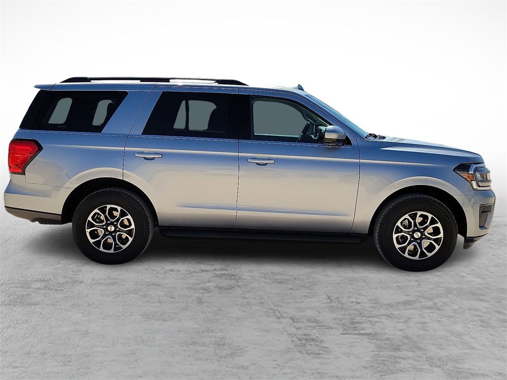 Used 2022 Ford Expedition XLT image 12