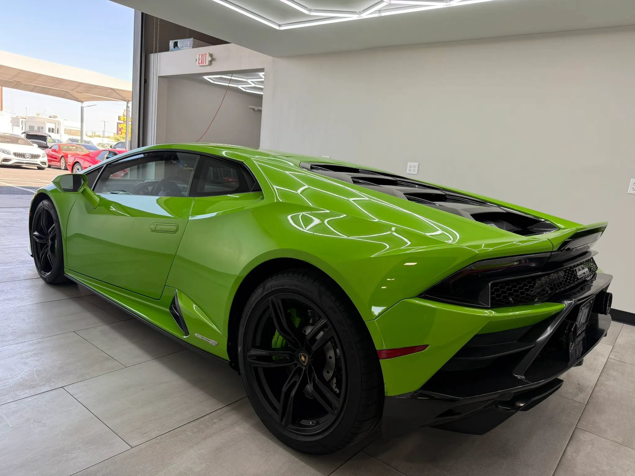 Used 2022 Lamborghini Huracan EVO RWD image 5