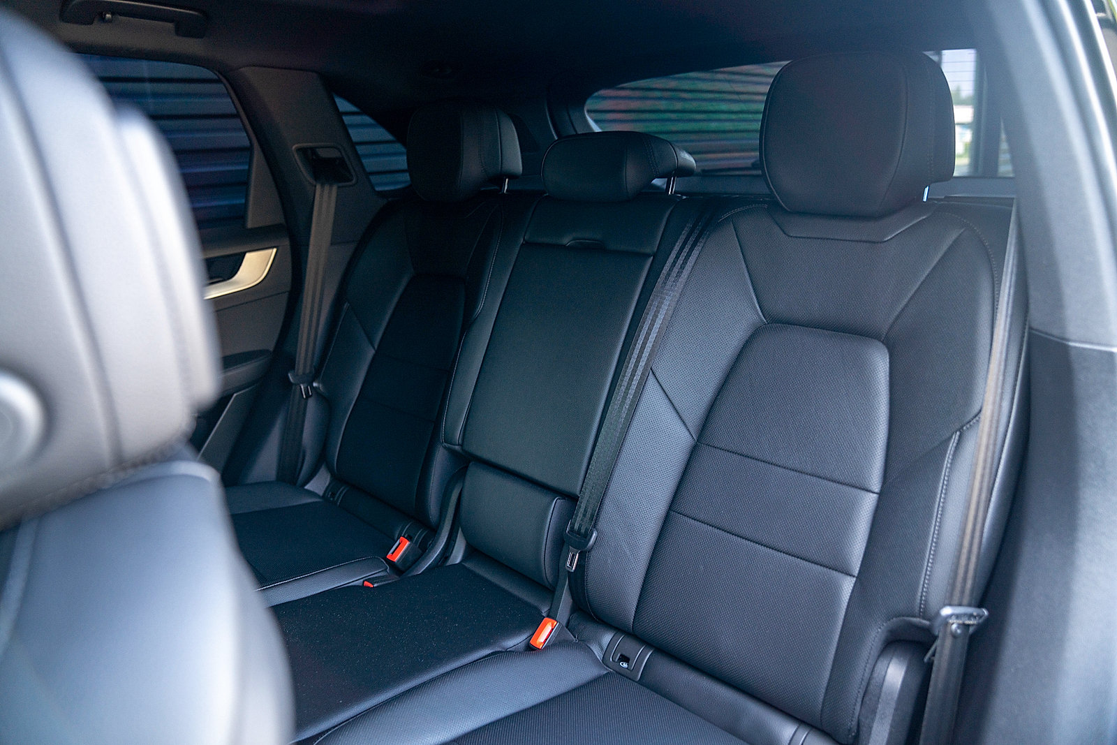 Certified 2025 Porsche Cayenne AWD/4WD image 20