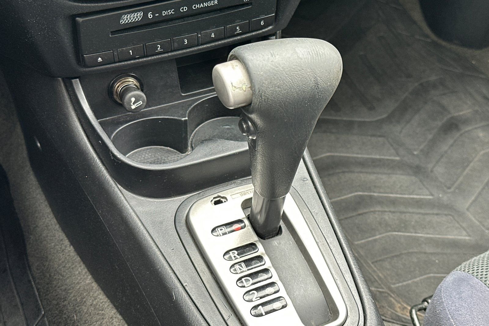 Used 2006 Nissan Sentra SE-R w/ (J01) Sunroof Pkg FWD image 21