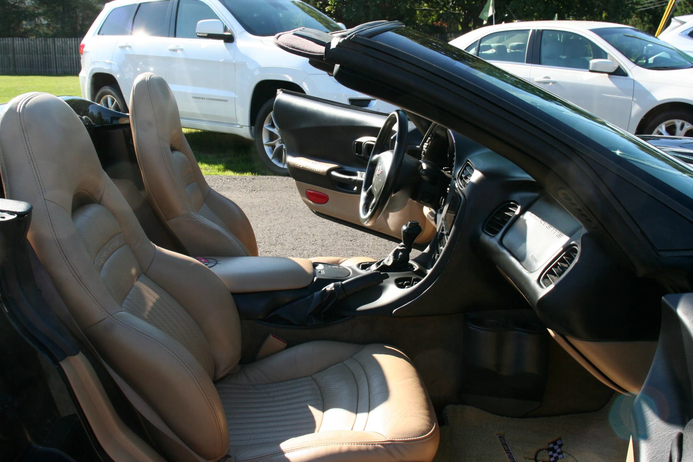 Used 2001 Chevrolet Corvette Convertible w/ Preferred Equipment Group2 image 37