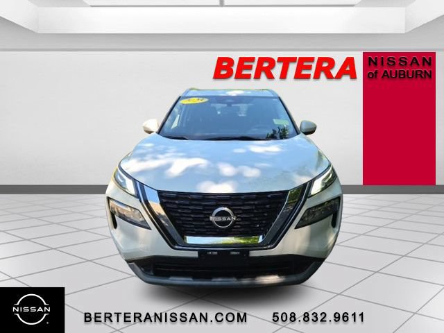 Used 2023 Nissan Rogue SV w/ SV Premium B Package AWD/4WD image 3