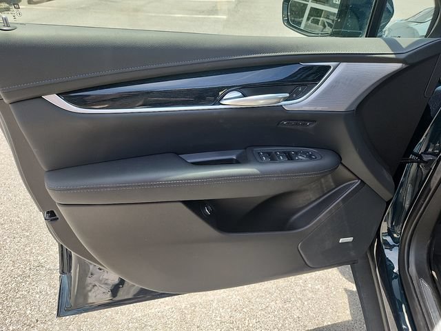 Certified 2025 Cadillac XT5 Premium Luxury w/ Technology Package AWD/4WD image 12