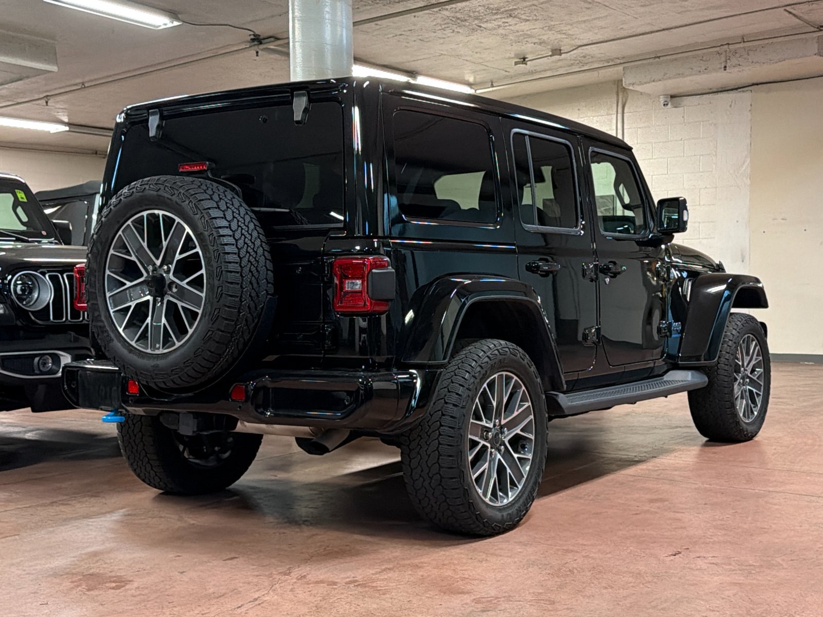 Used 2024 Jeep Wrangler High Altitude AWD/4WD image 5