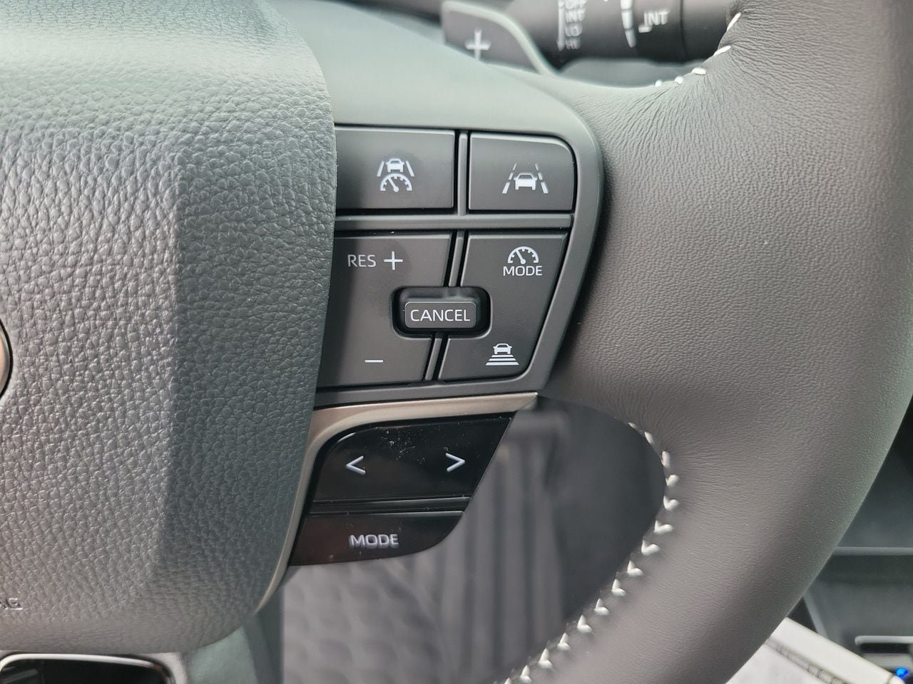 Used 2026 Toyota Camry SE FWD image 21