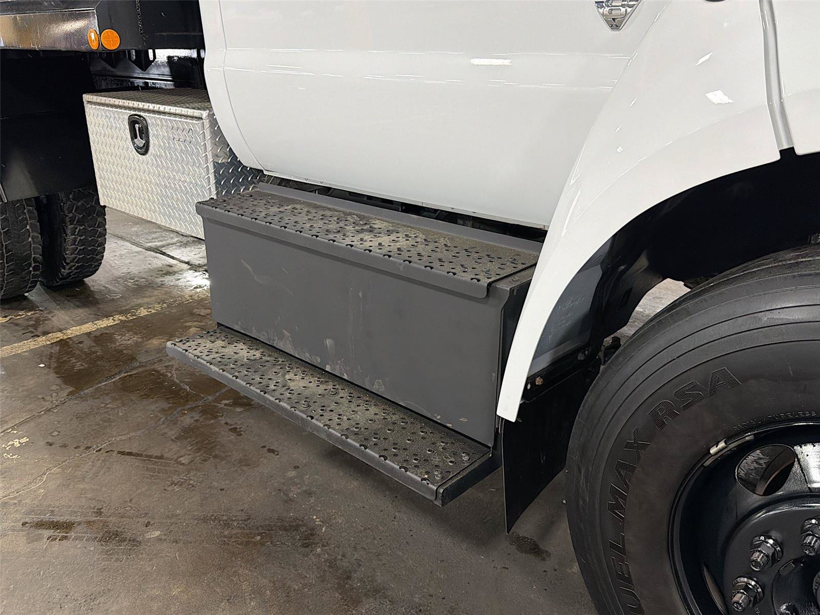 Used 2022 Ford F650 2WD Regular Cab Super Duty image 37