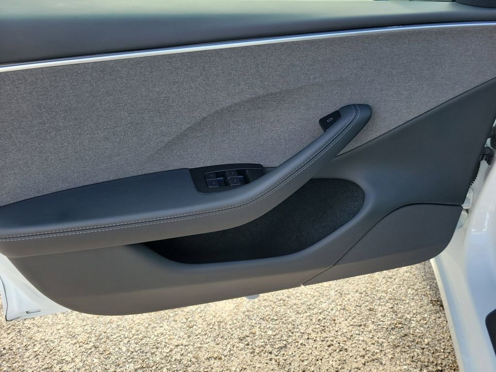 Used 2024 Tesla Model 3 Standard Range RWD image 16