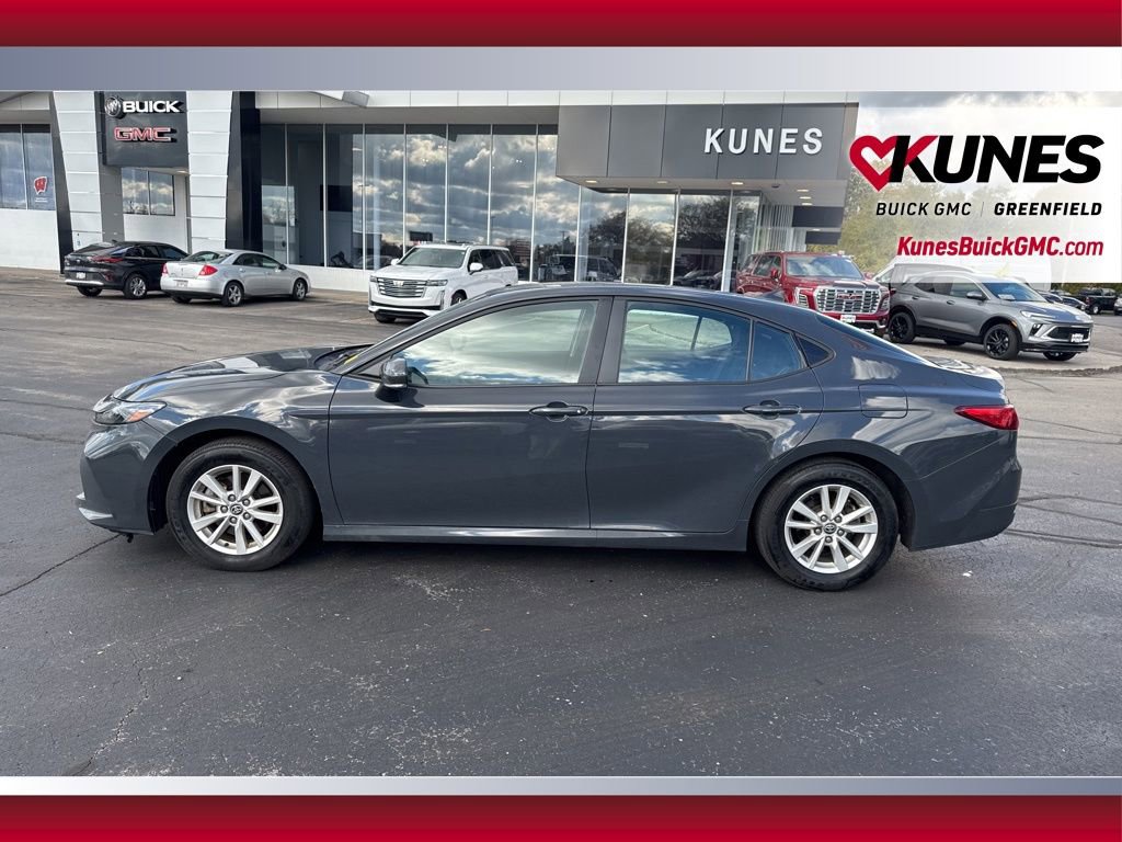 Used 2025 Toyota Camry LE image 8