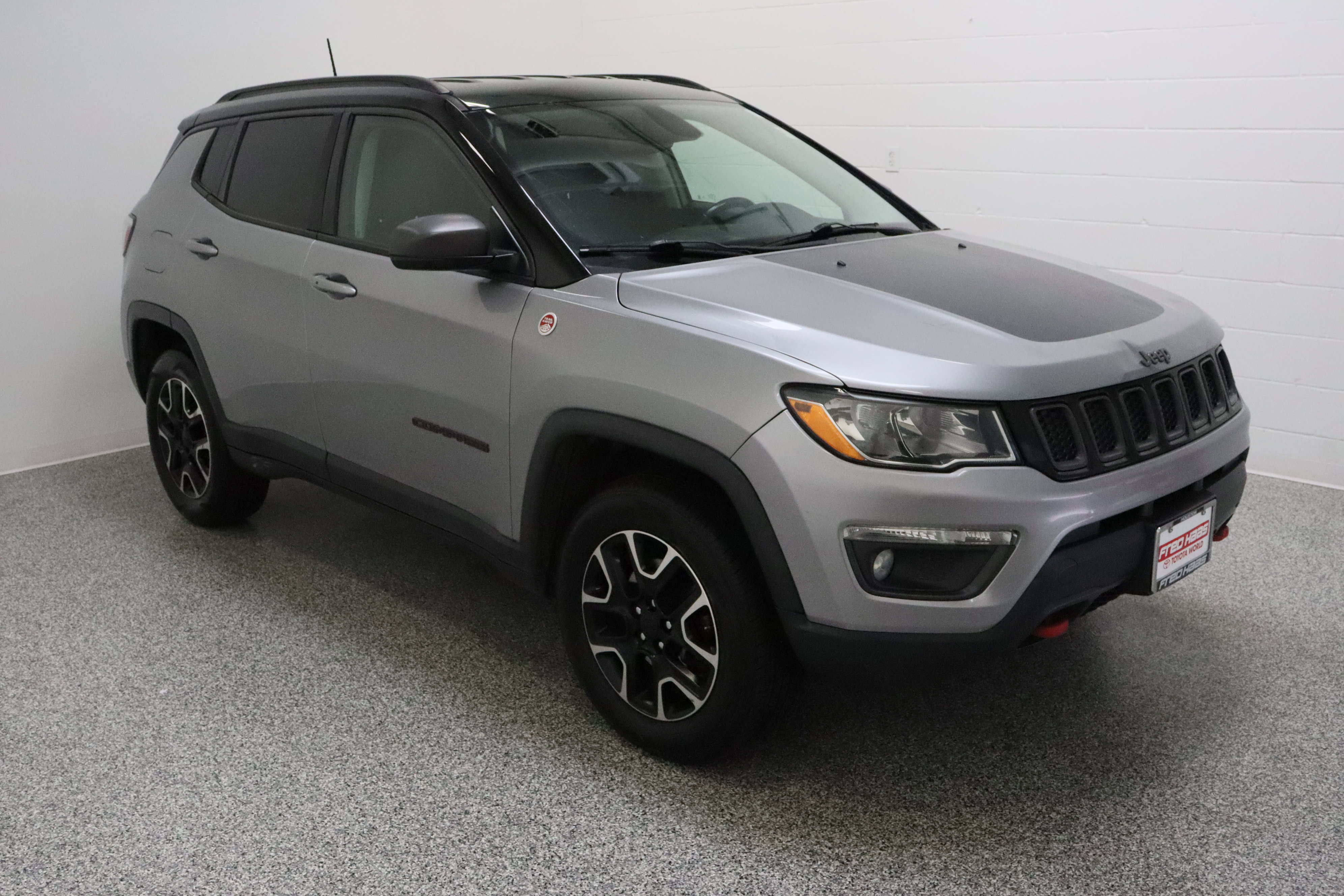 Used 2020 Jeep Compass Trailhawk AWD/4WD image 4