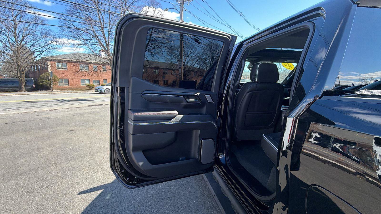 Used 2023 GMC Sierra 1500 AT4X image 28