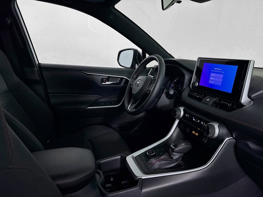 Used 2024 Toyota RAV4 SE w/ Weather & Moonroof Package image 32